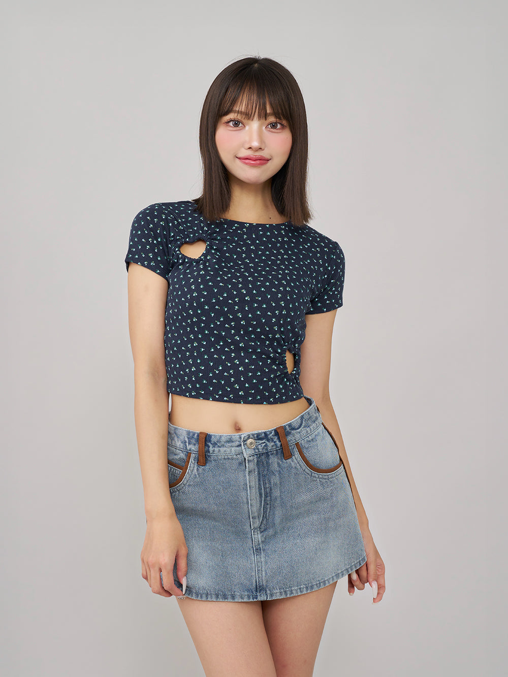 モデル:163cm(着用サイズ:FREE 着用カラー:NVY)