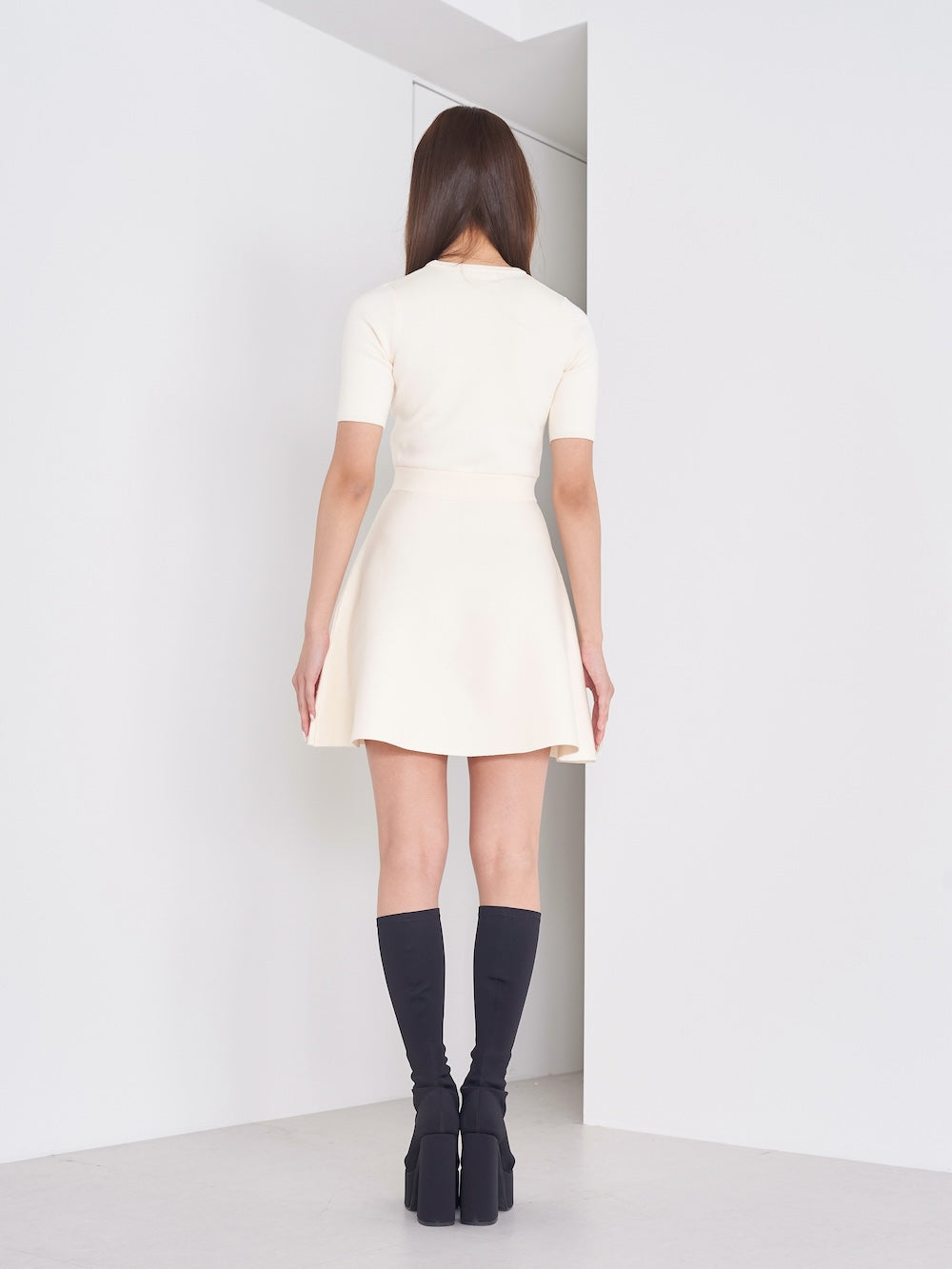 モデル:163cm(着用サイズ:FREE 着用カラー:IVO)