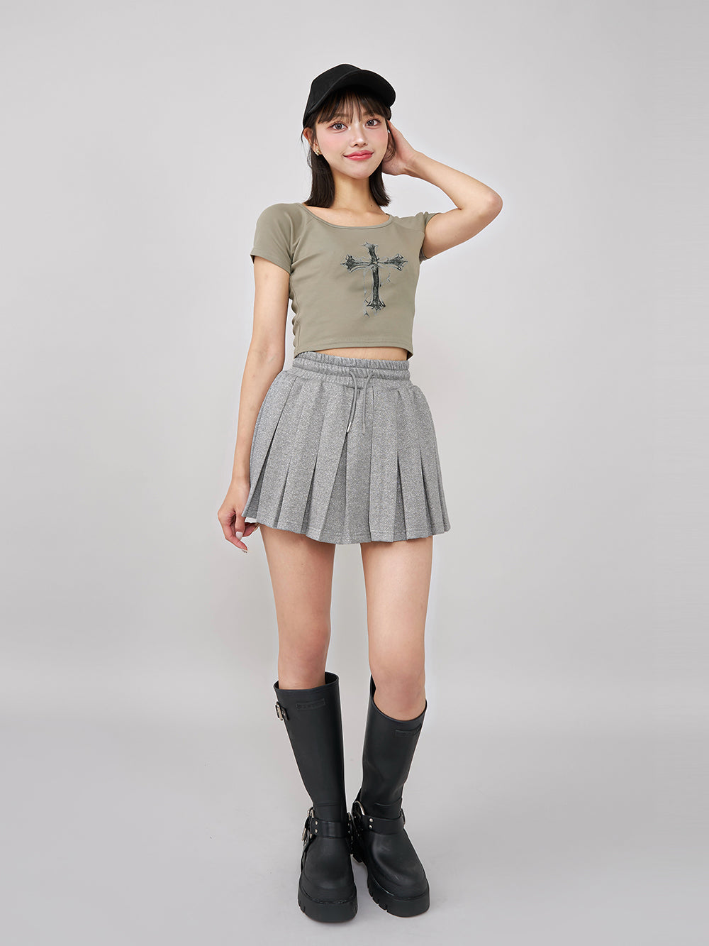 モデル:163cm(着用サイズ:FREE 着用カラー:GRY)