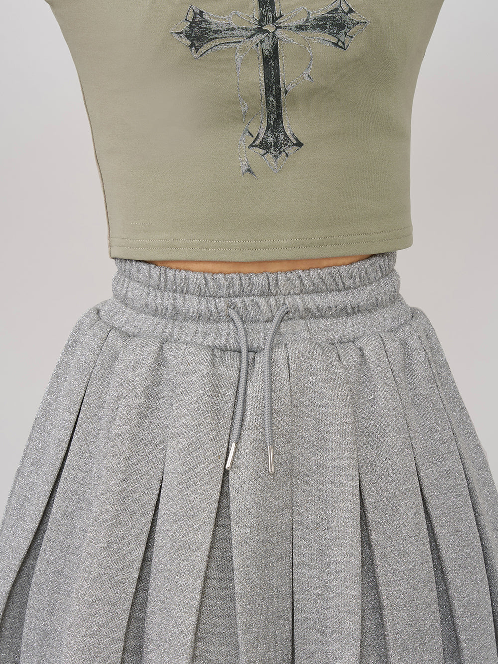 モデル:163cm(着用サイズ:FREE 着用カラー:GRY)