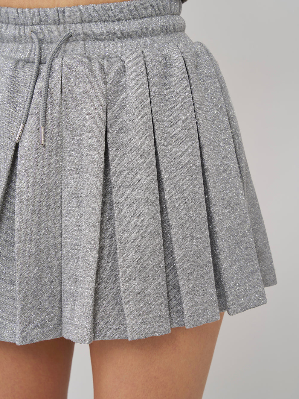 モデル:163cm(着用サイズ:FREE 着用カラー:GRY)