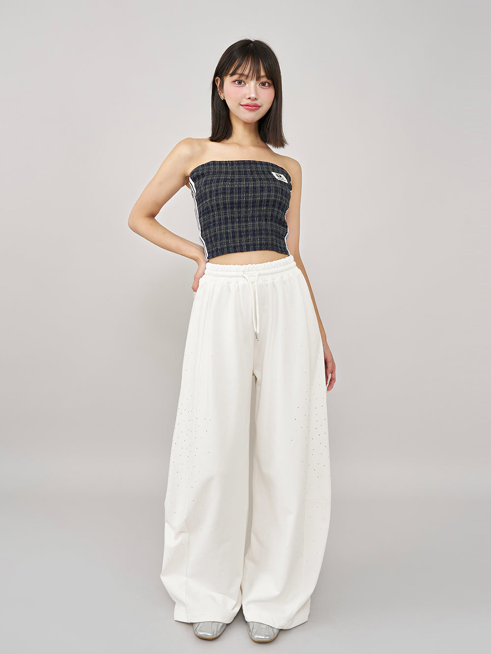 モデル:163cm(着用サイズ:FREE 着用カラー:WHT)