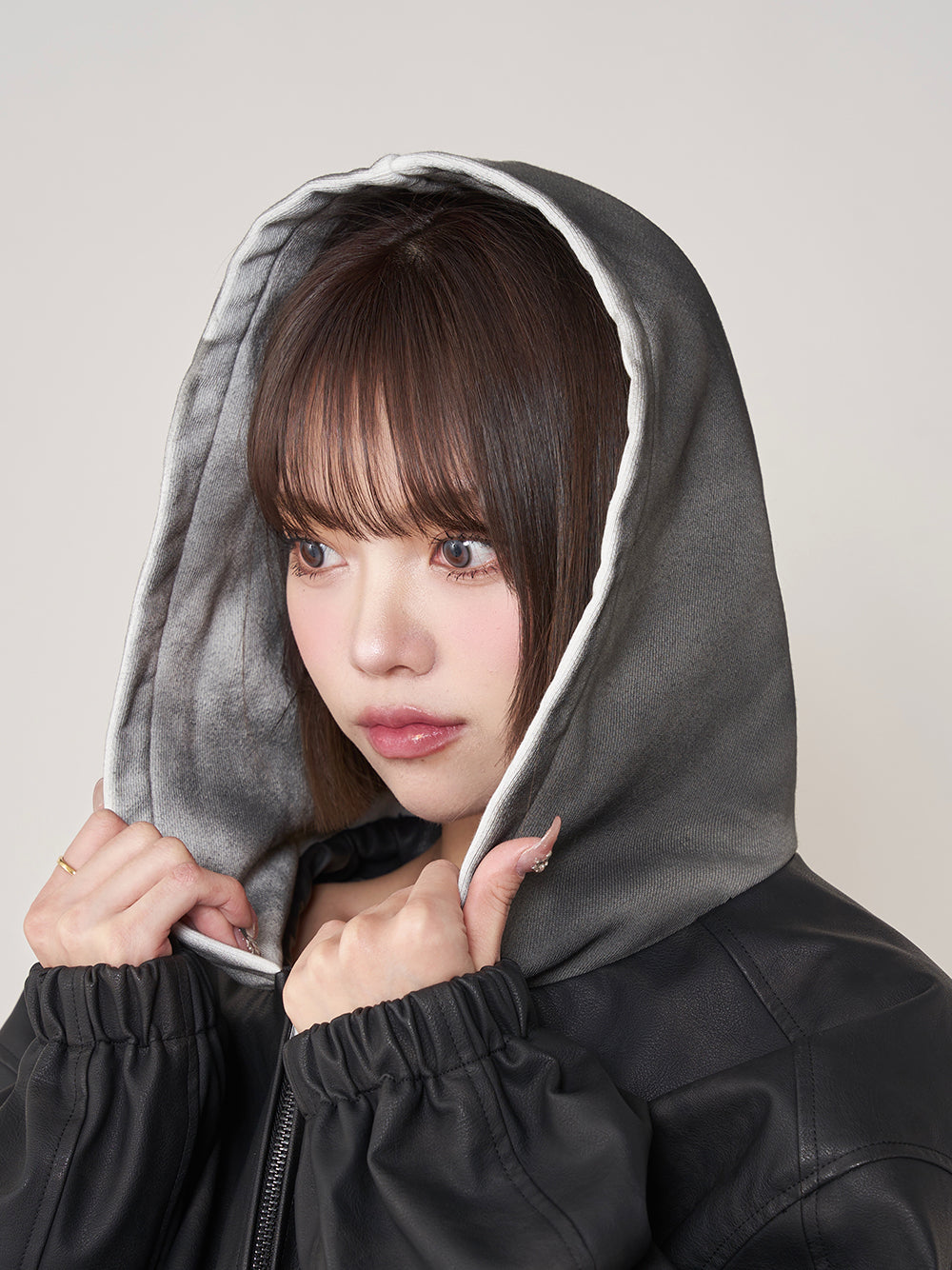 モデル:163cm(着用サイズ:FREE 着用カラー:BLK)