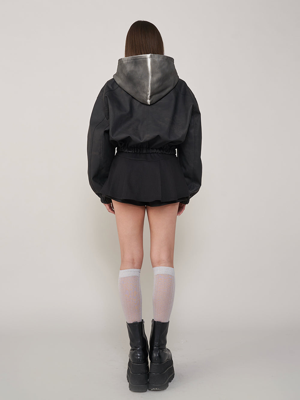 モデル:163cm(着用サイズ:FREE 着用カラー:BLK)