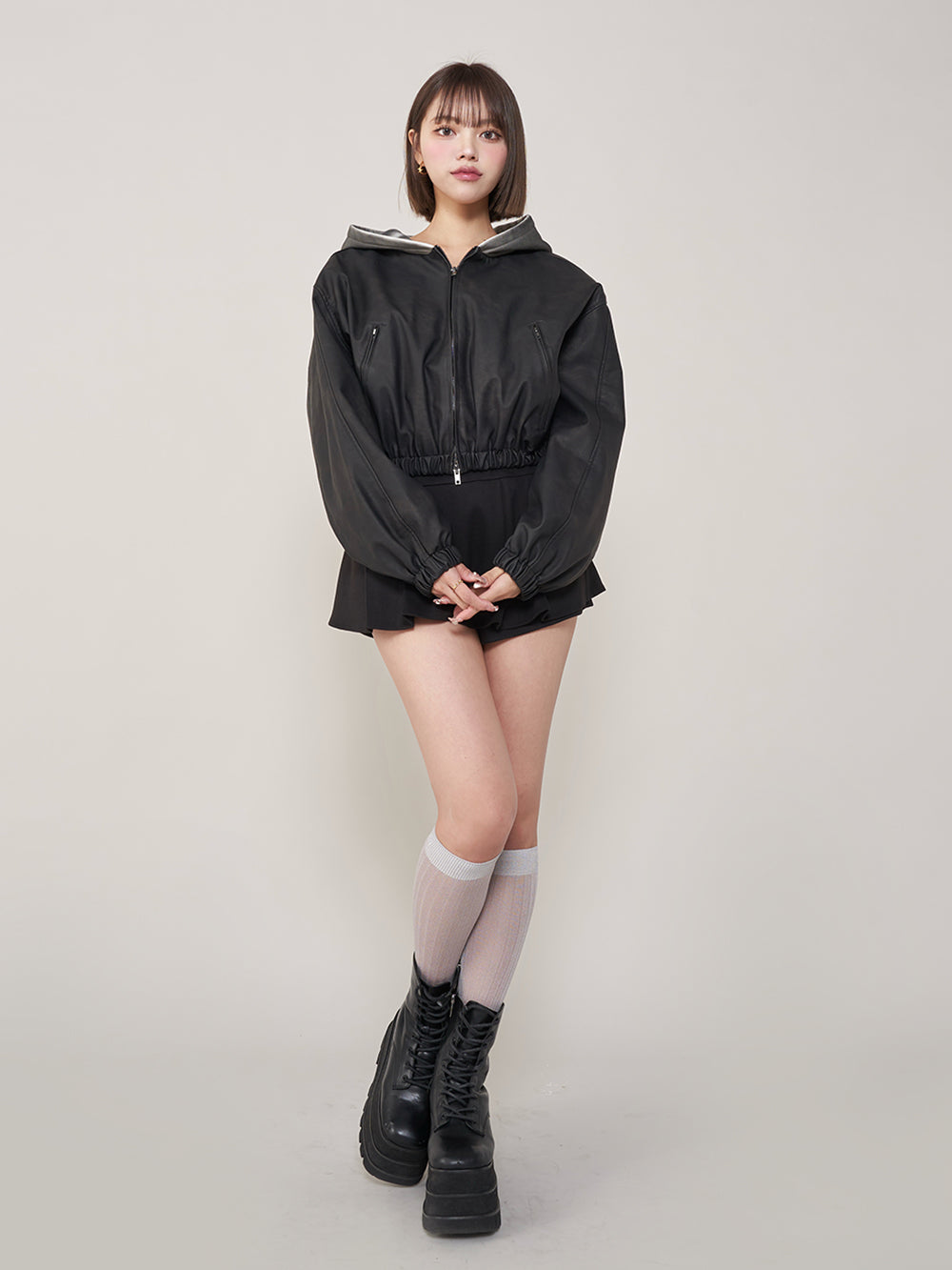 モデル:163cm(着用サイズ:FREE 着用カラー:BLK)
