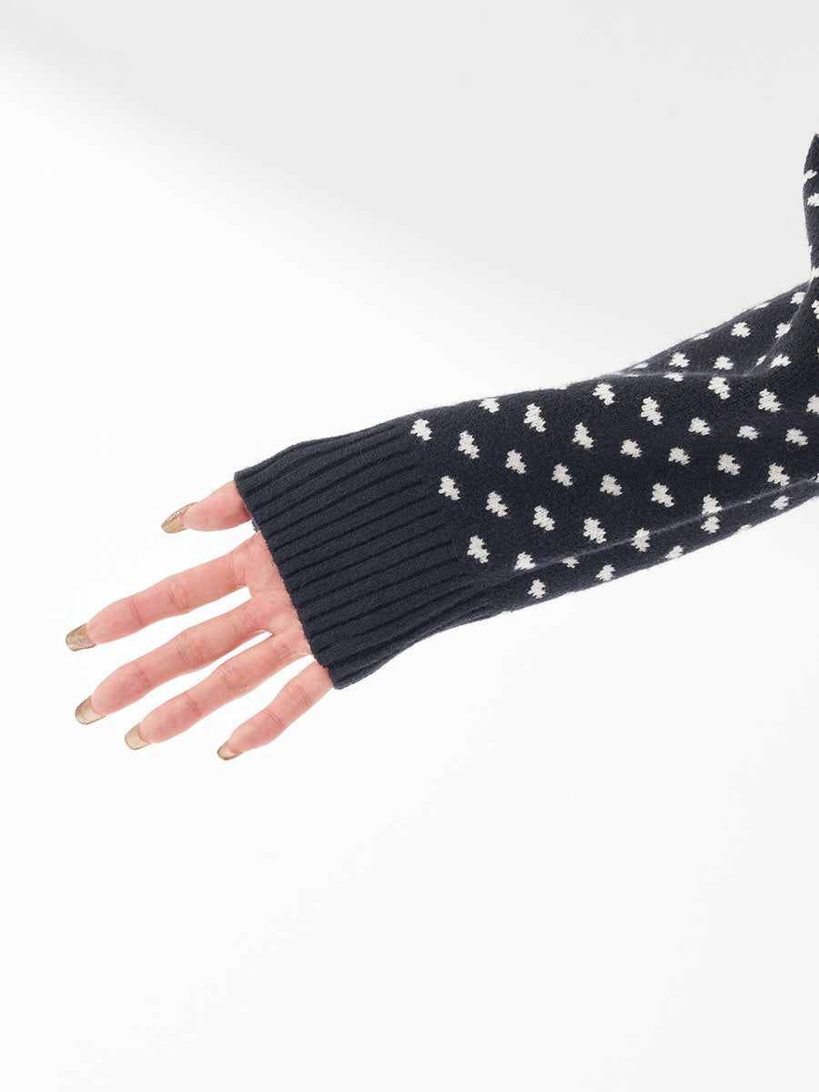 モデル:163cm(着用サイズ:FREE 着用カラー:BLK)