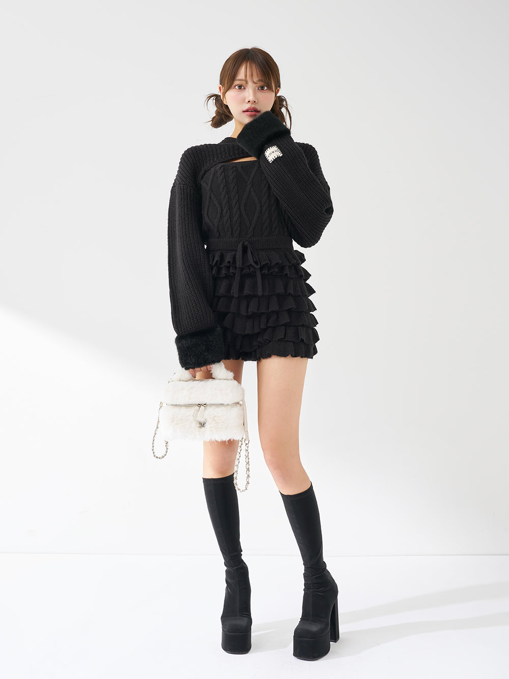 モデル:163cm(着用サイズ:FREE 着用カラー:BLK)
