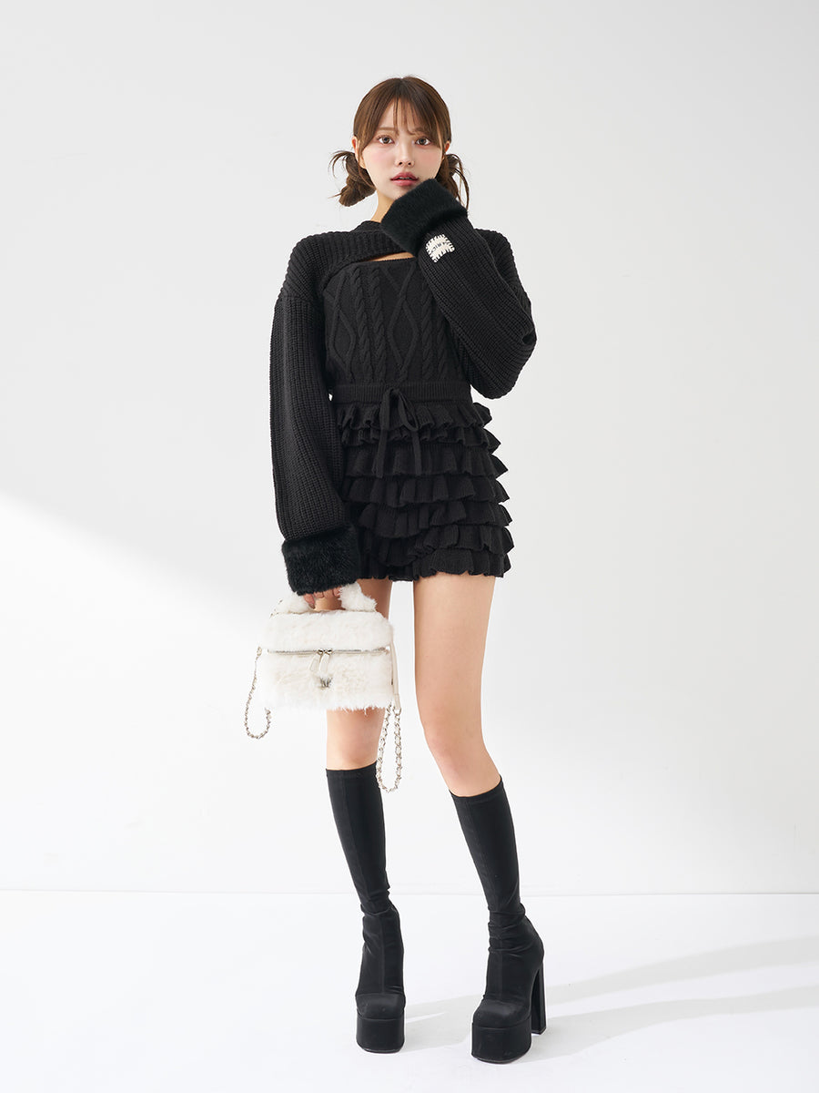 モデル:163cm(着用サイズ:FREE 着用カラー:BLK)