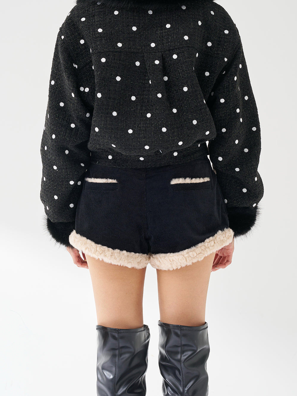 モデル:163cm(着用サイズ:S 着用カラー:BLK)