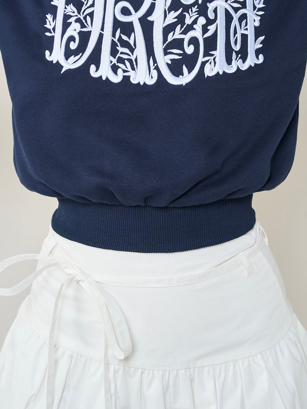 モデル:163cm(着用サイズ:FREE 着用カラー:NVY)