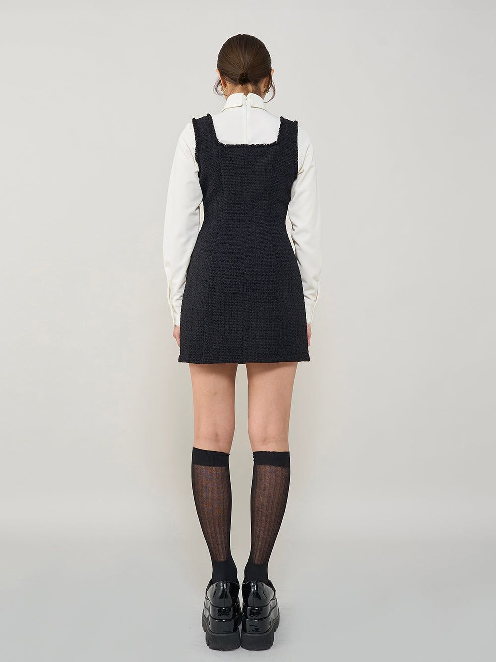 モデル:163cm(着用サイズ:FREE 着用カラー:BLK)