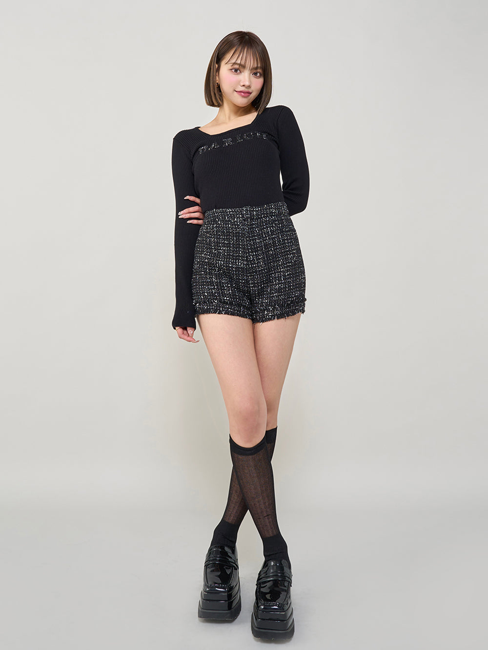 モデル:163cm(着用サイズ:FREE 着用カラー:BLK)