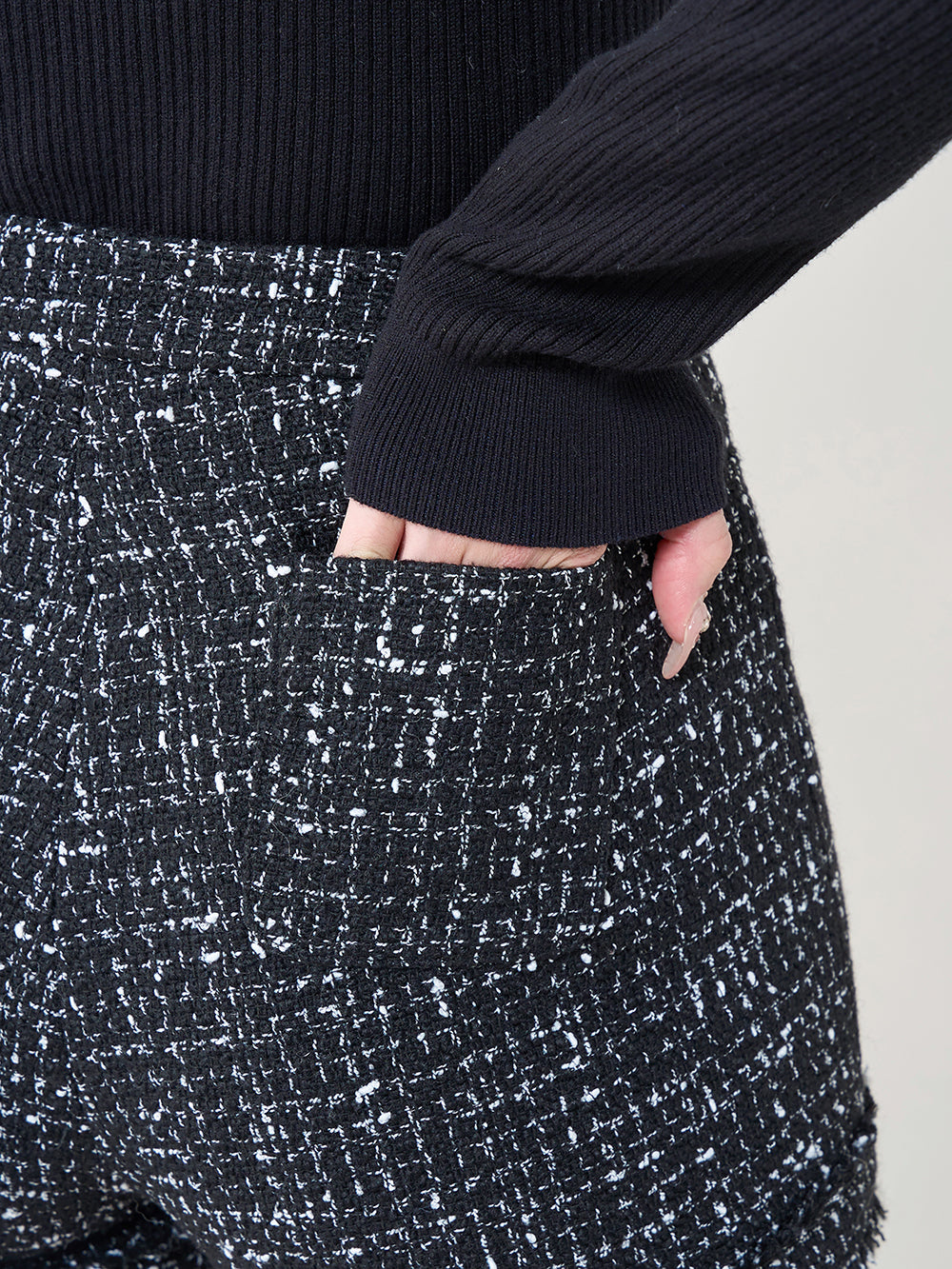 モデル:163cm(着用サイズ:S 着用カラー:BLK)