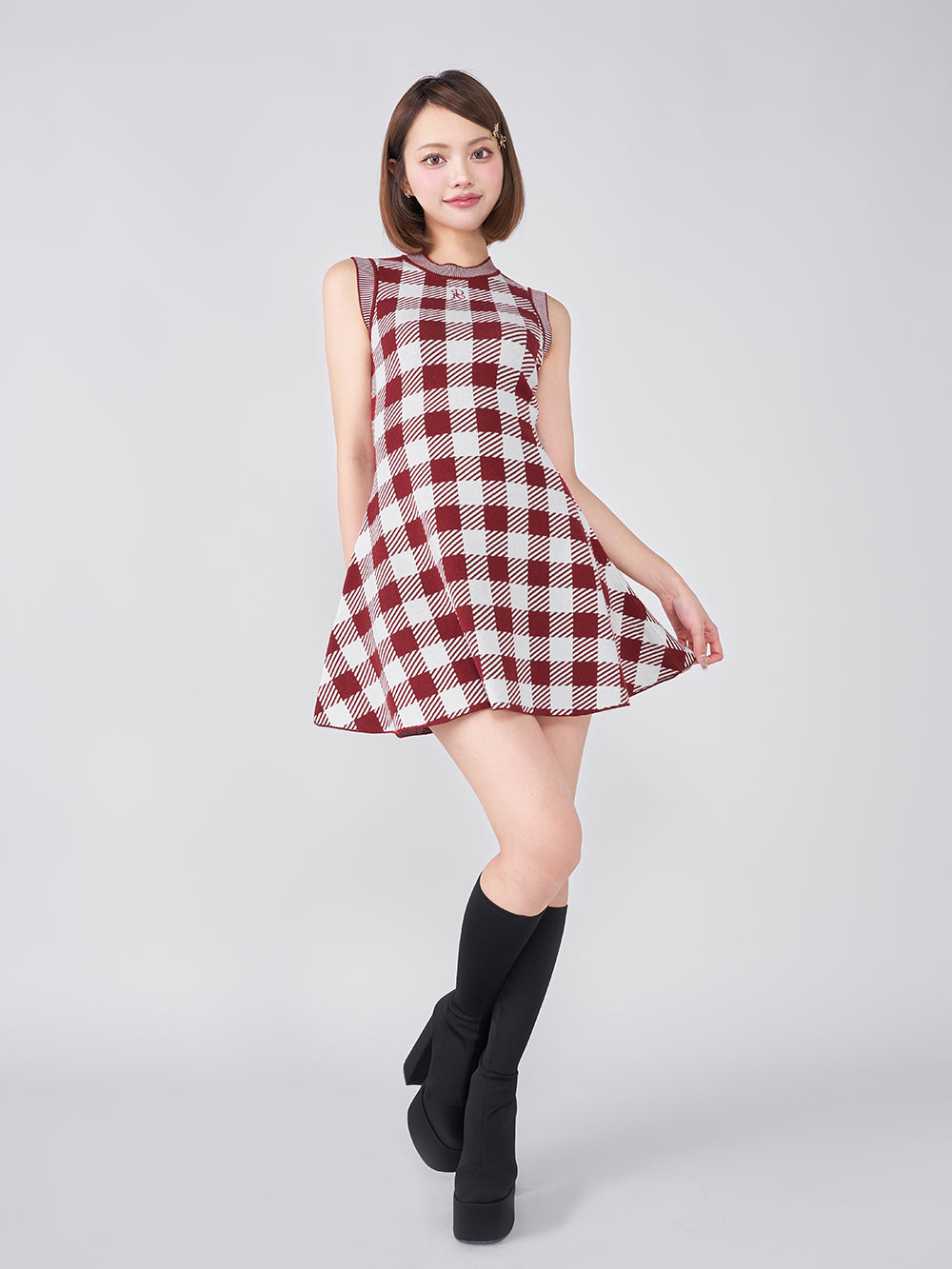 モデル:163cm(着用サイズ:FREE 着用カラー:RED)