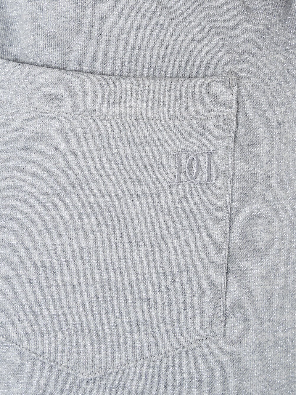 モデル:163cm(着用サイズ:FREE 着用カラー:GRY)