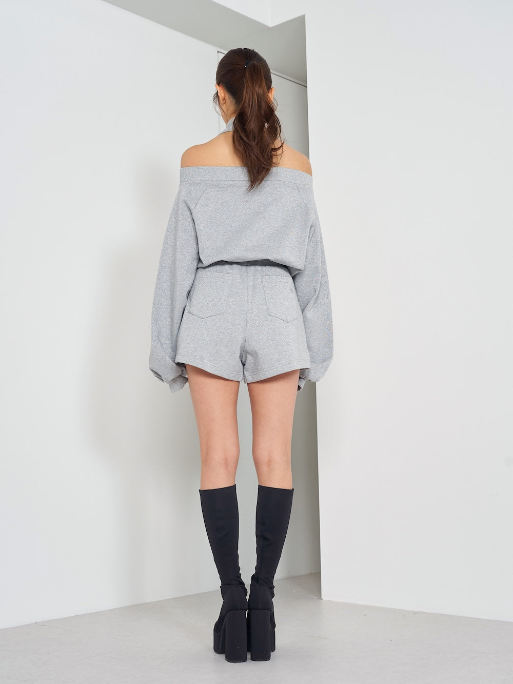モデル:163cm(着用サイズ:FREE 着用カラー:GRY)