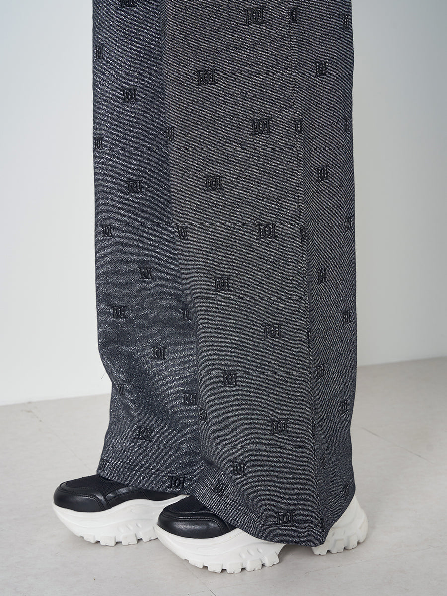 モデル:163cm(着用サイズ:FREE 着用カラー:BLK)