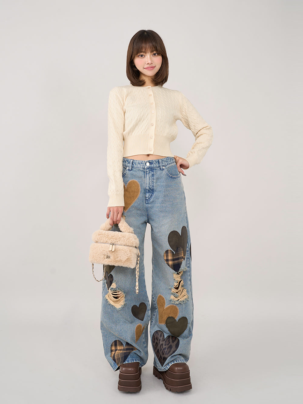 モデル:163cm(着用サイズ:M 着用カラー:BLU)