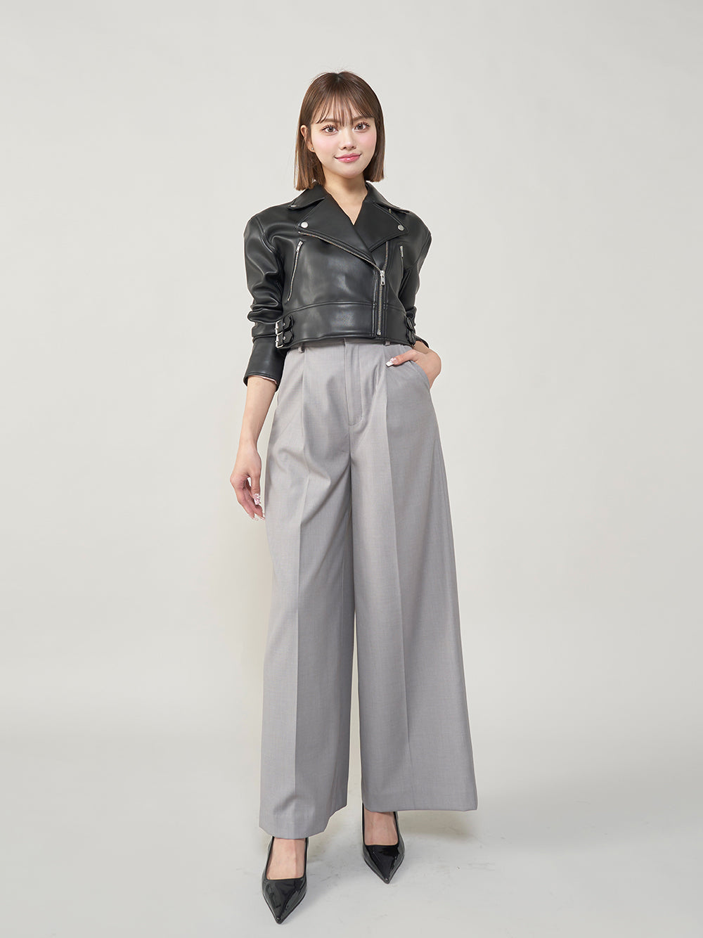 モデル:163cm(着用サイズ:FREE 着用カラー:BLK)