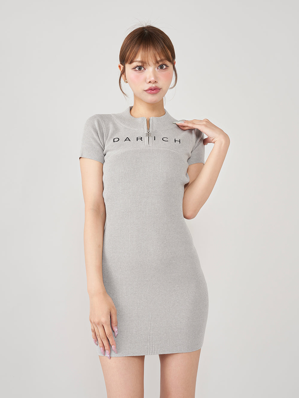 モデル:163cm(着用サイズ:FREE 着用カラー:GRY)