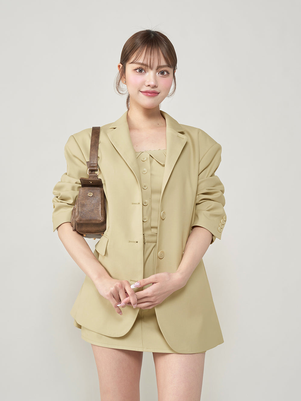 モデル:163cm(着用サイズ:FREE 着用カラー:LIM)