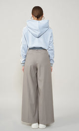 モデル:163cm(着用サイズ:FREE 着用カラー:GRY)