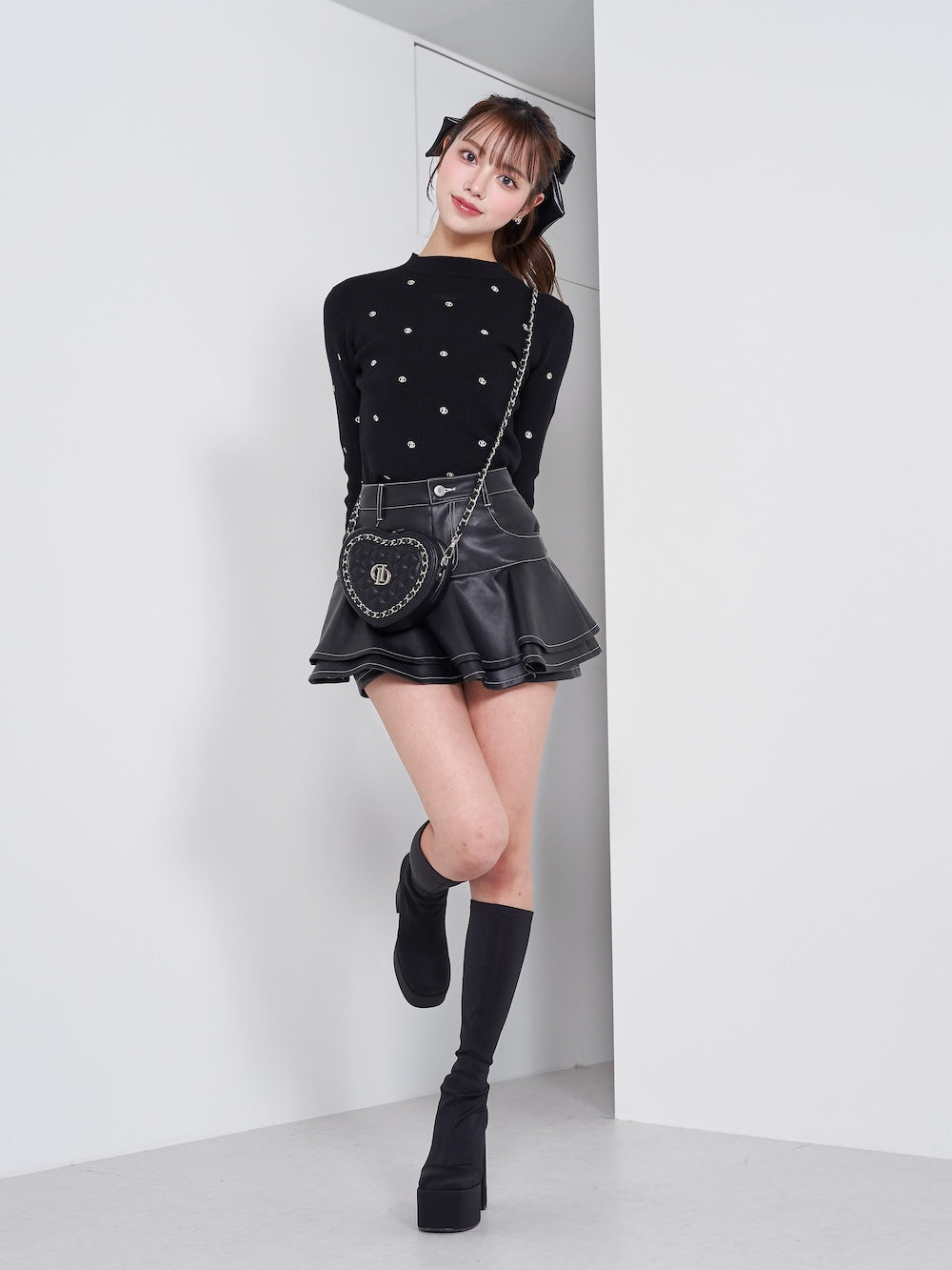 モデル:163cm(着用サイズ:FREE 着用カラー:BLK)