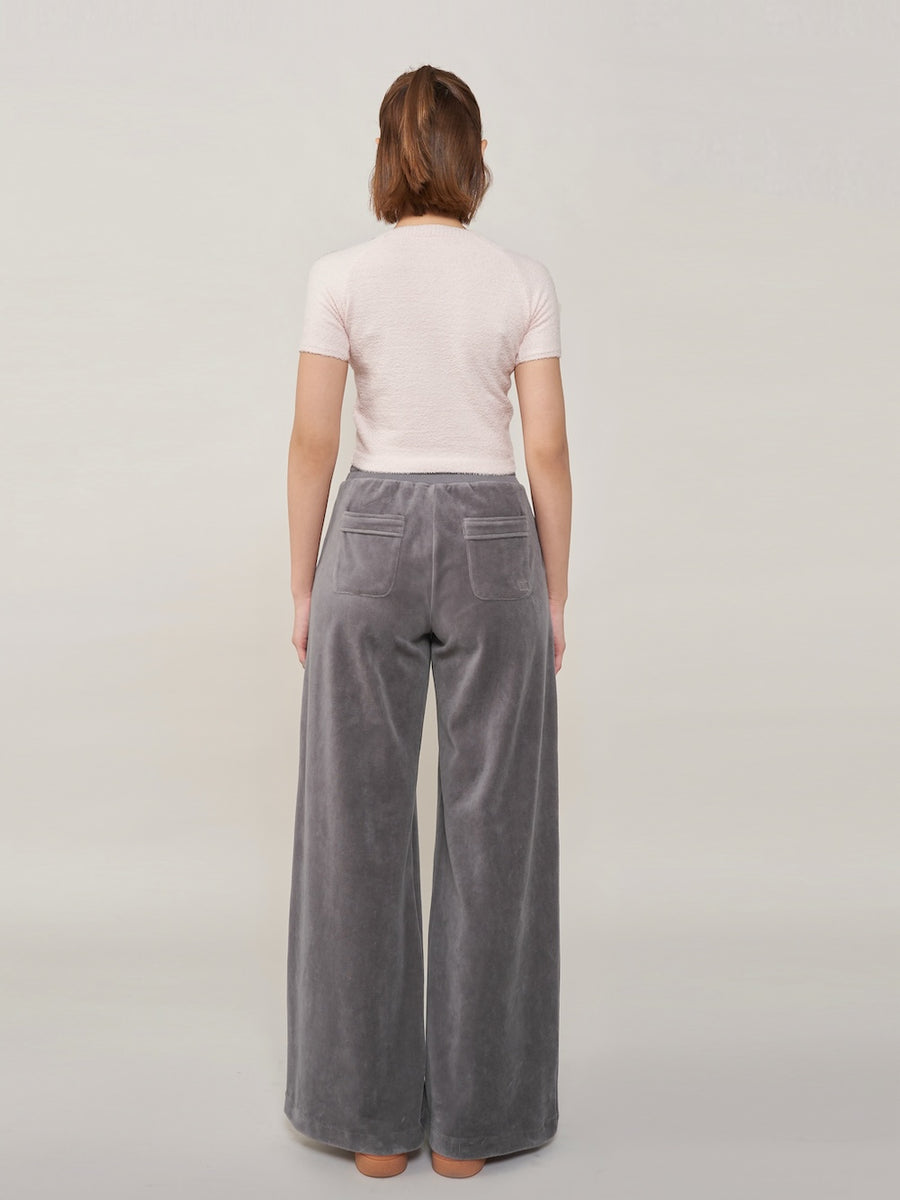 モデル:163cm(着用サイズ:FREE 着用カラー:C-GRY)