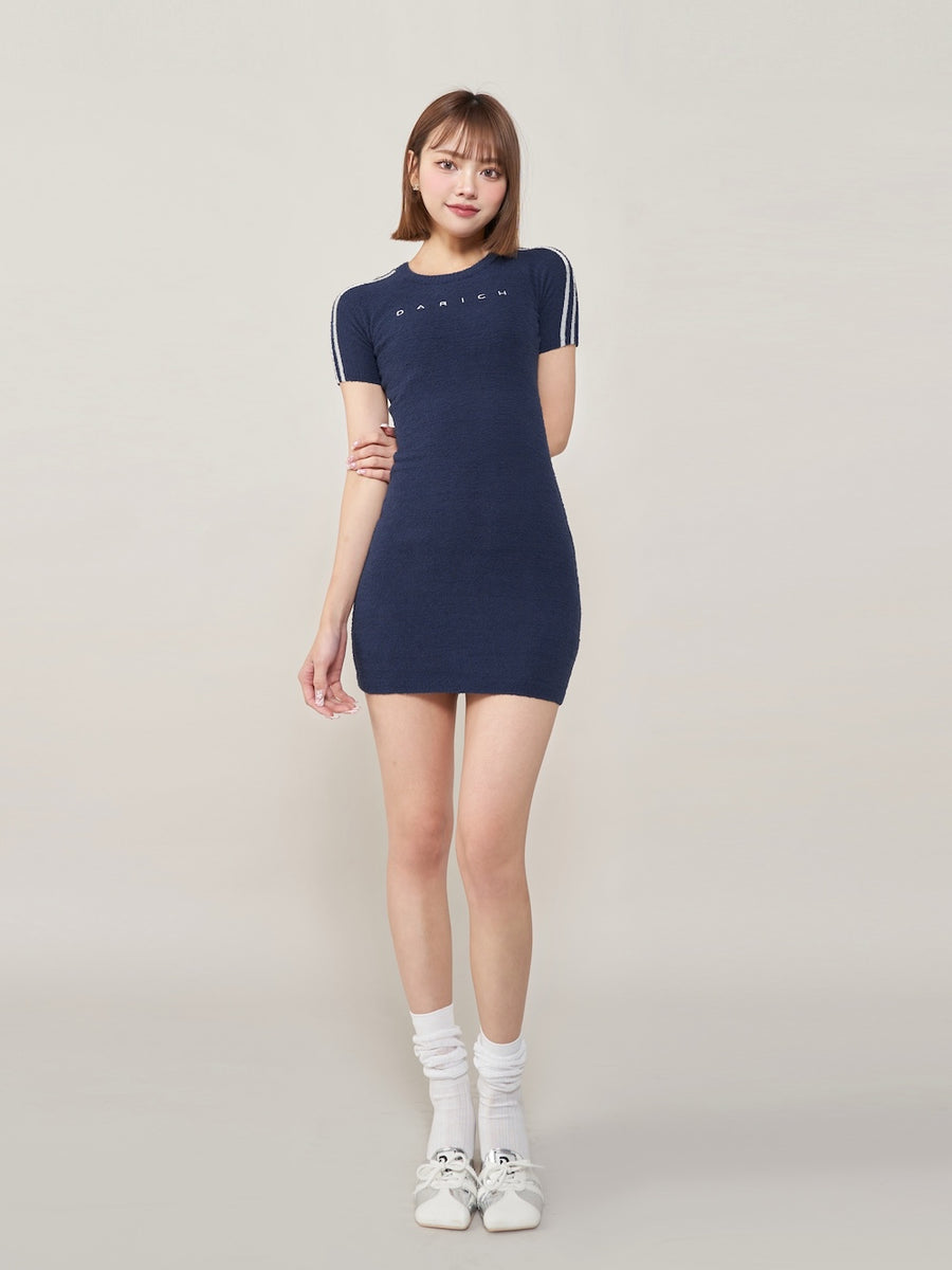 モデル:163cm(着用サイズ:FREE 着用カラー:NVY)