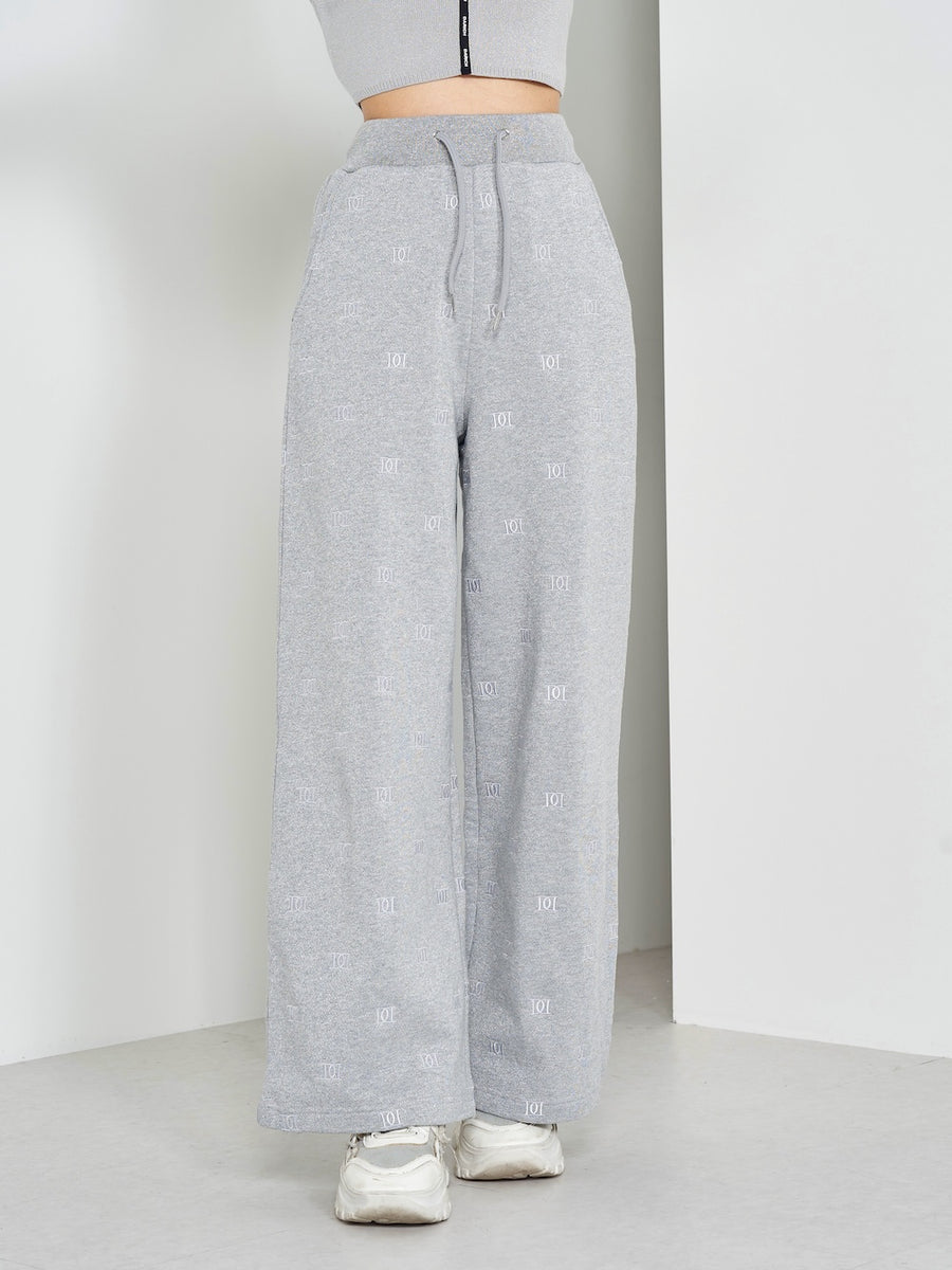 モデル:163cm(着用サイズ:FREE 着用カラー:GRY)