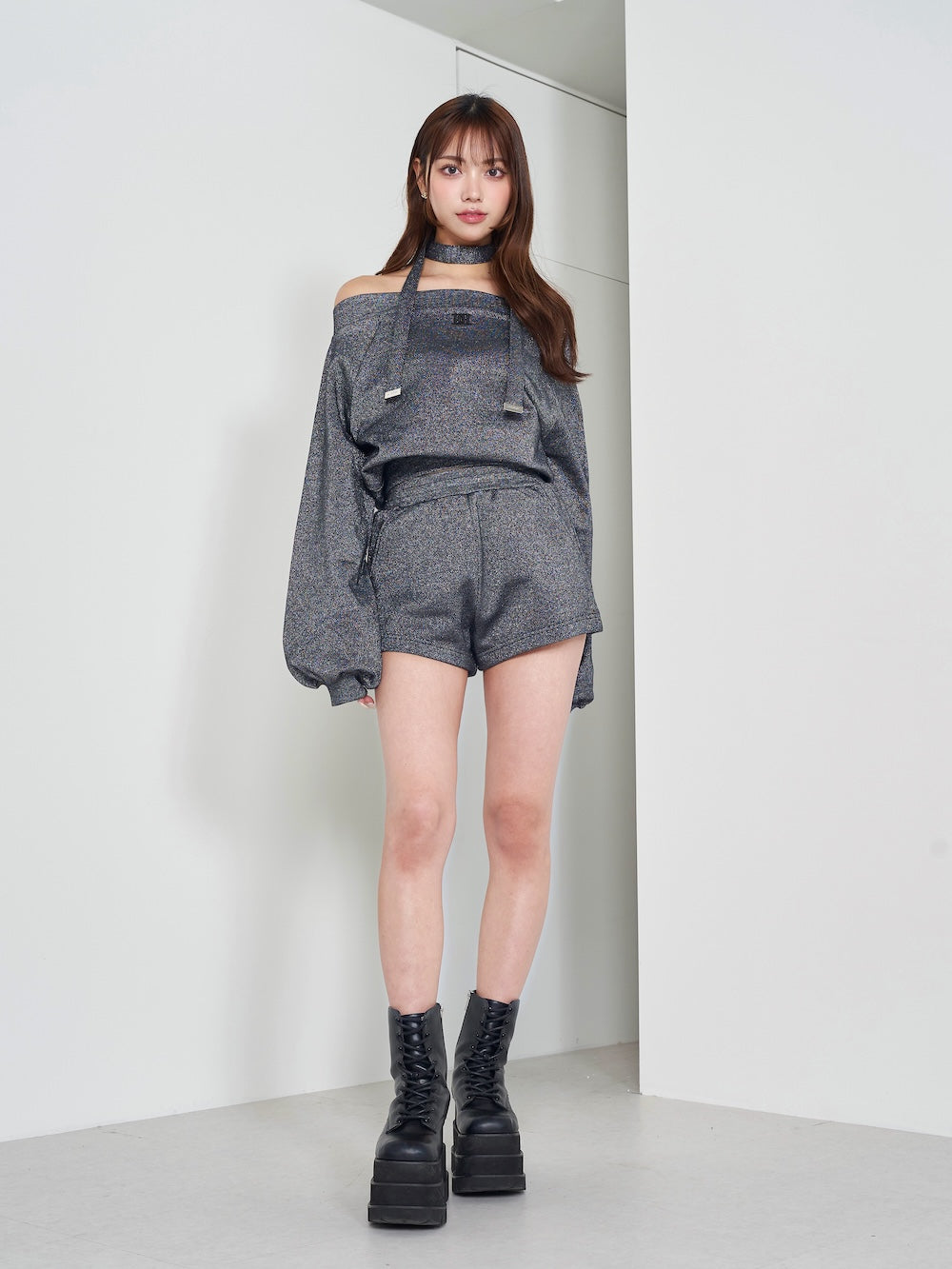 モデル:163cm(着用サイズ:FREE 着用カラー:BLK)