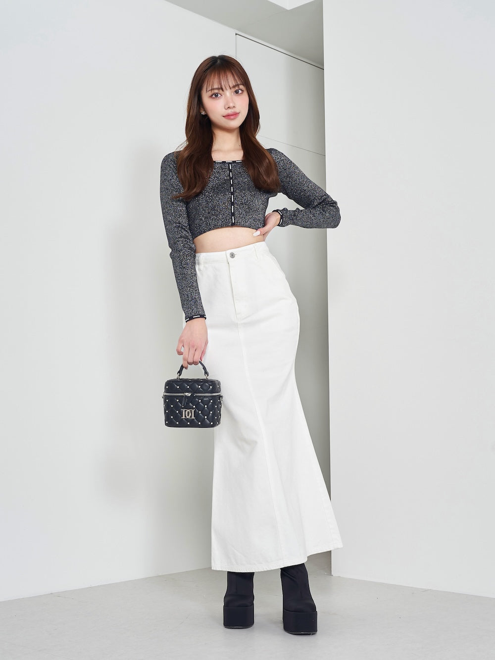 モデル:163cm(着用サイズ:FREE 着用カラー:BLK)