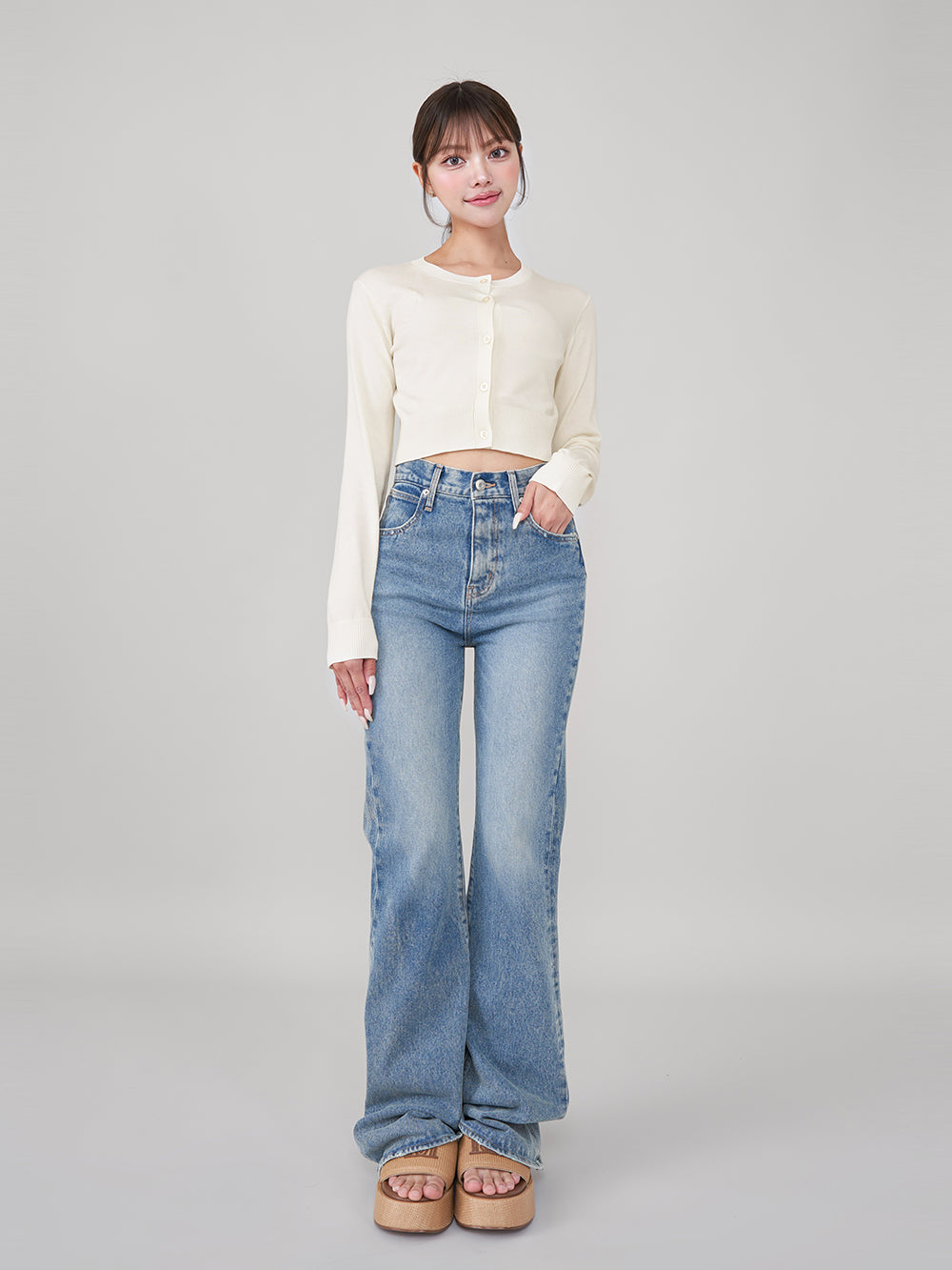 モデル:163cm(着用サイズ:FREE 着用カラー:WHT)