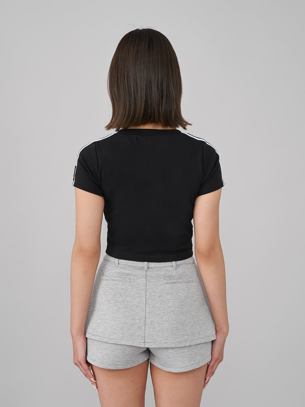 モデル:163cm(着用サイズ:FREE 着用カラー:BLK)