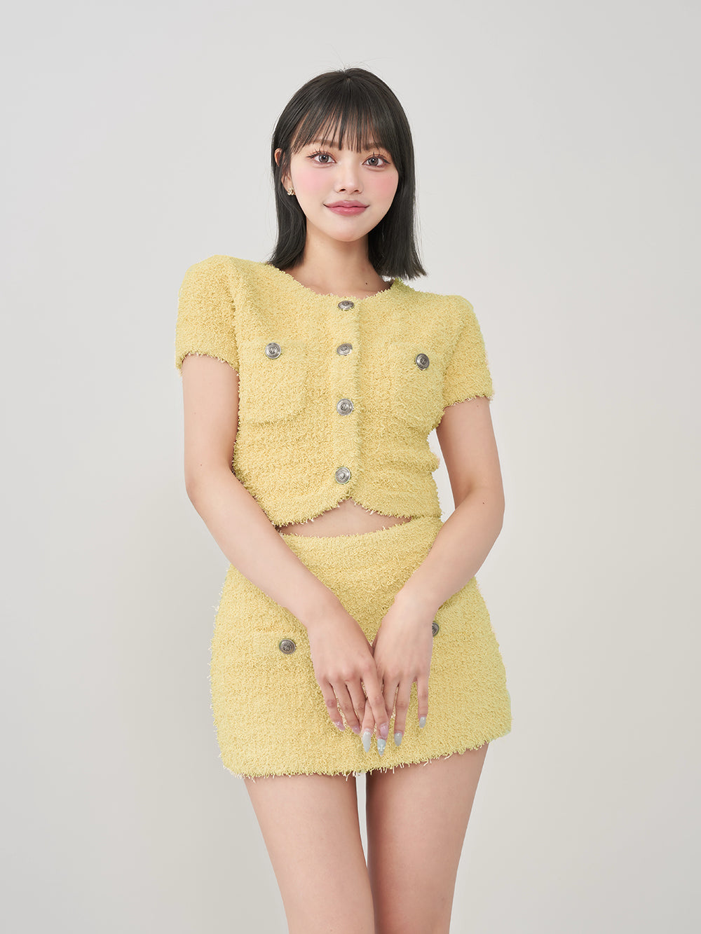 モデル:163cm(着用サイズ:FREE 着用カラー:YEL)