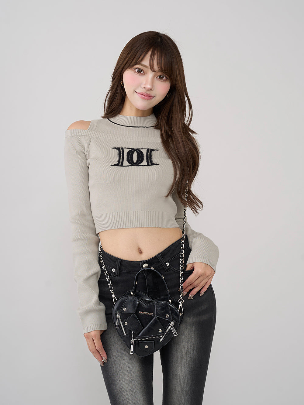 モデル:163cm(着用サイズ:FREE 着用カラー:GRY)