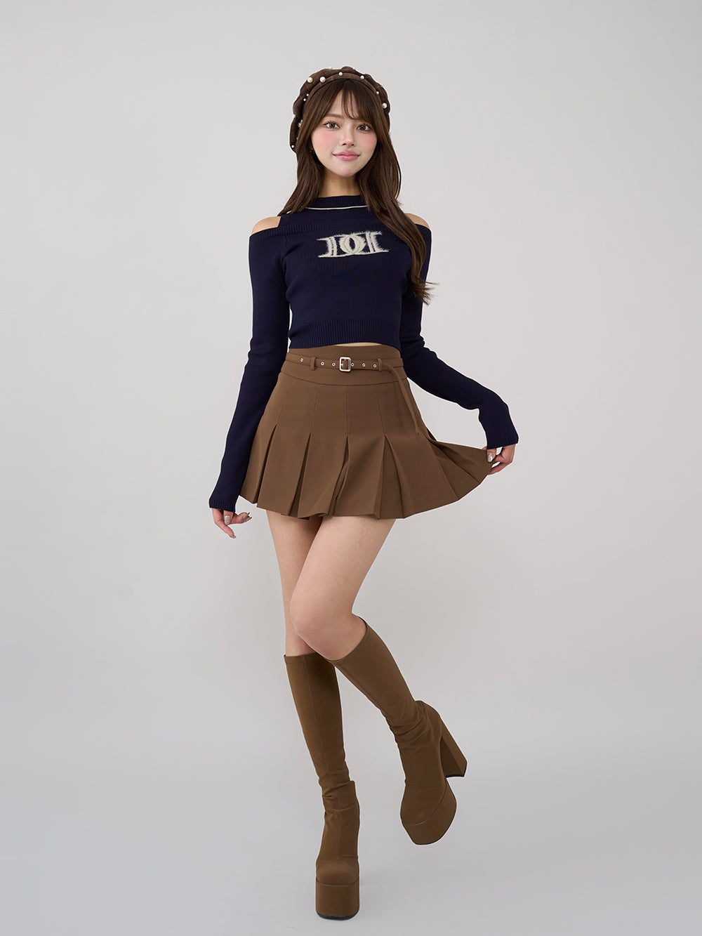 モデル:163cm(着用サイズ:S 着用カラー:BRN)