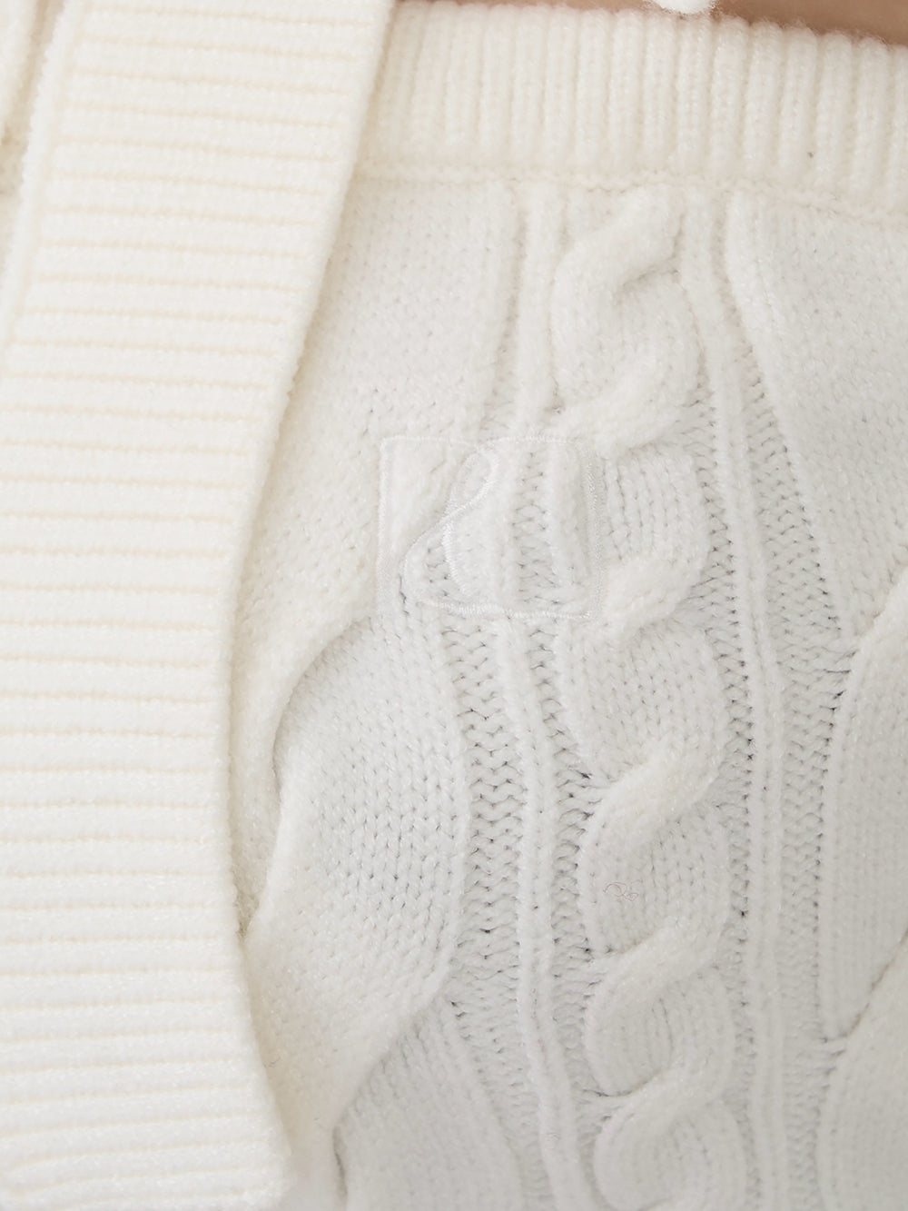 モデル:163cm(着用サイズ:FREE 着用カラー:WHT)