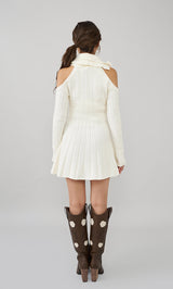 モデル:163cm(着用サイズ:FREE 着用カラー:IVO)