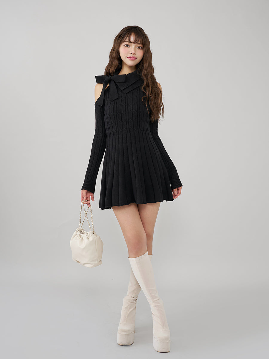 モデル:163cm(着用サイズ:FREE 着用カラー:BLK)