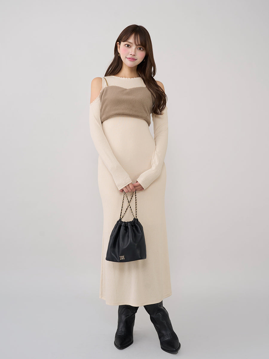 モデル:163cm(着用サイズ:FREE 着用カラー:IVO)