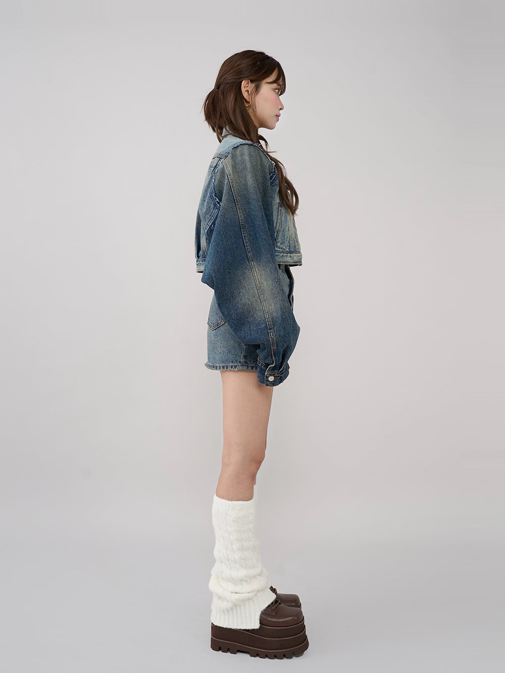 モデル:163cm(着用サイズ:S 着用カラー:BLU)