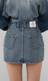 モデル:163cm(着用サイズ:S 着用カラー:BLU)