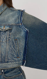 モデル:163cm(着用サイズ:FREE 着用カラー:BLU)