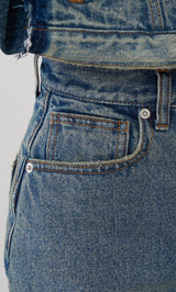 モデル:163cm(着用サイズ:S 着用カラー:BLU)