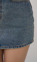 モデル:163cm(着用サイズ:S 着用カラー:BLU)