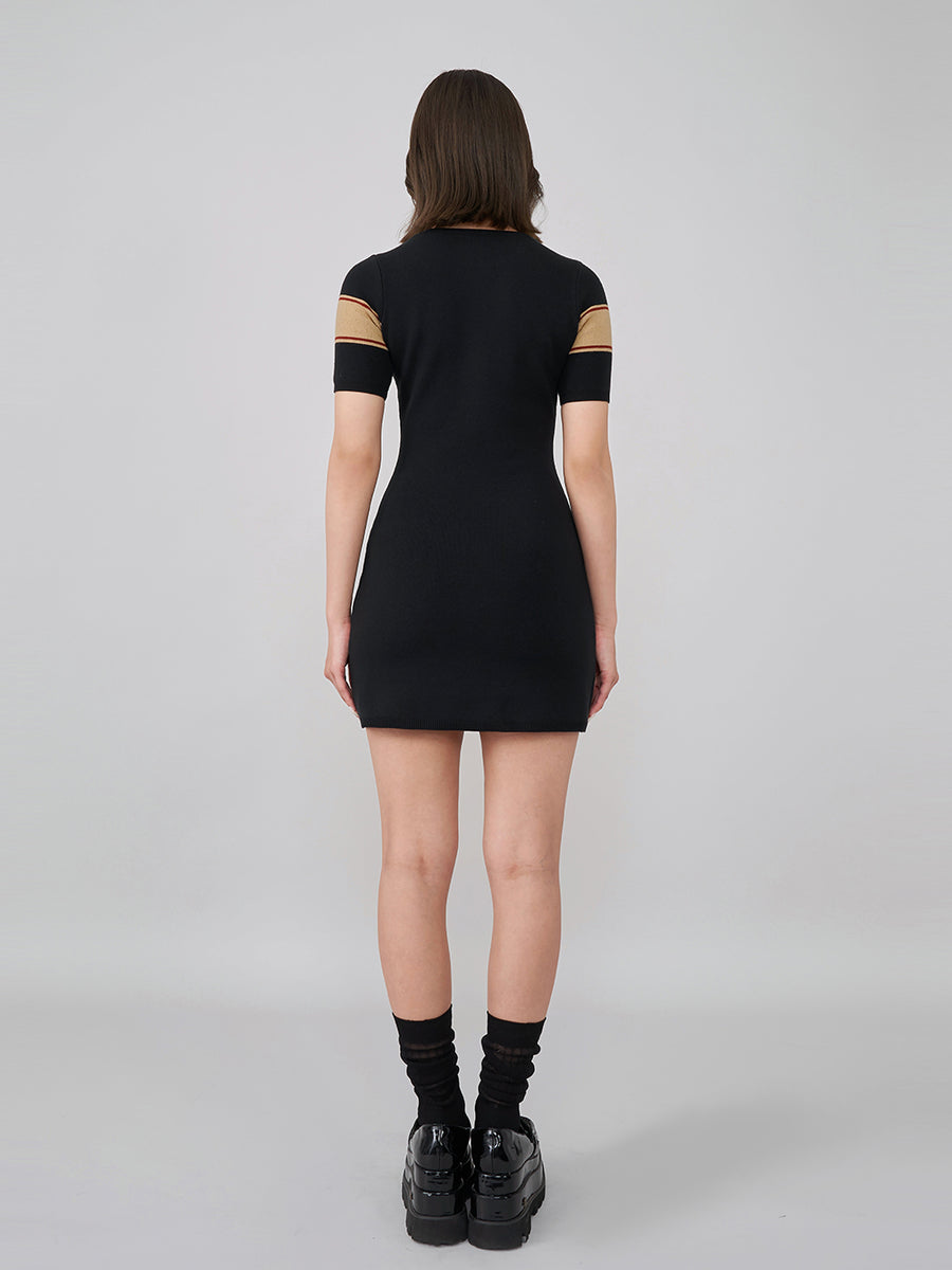モデル:163cm(着用サイズ:FREE 着用カラー:BLK)