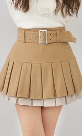 モデル:163cm(着用サイズ:S 着用カラー:BEG)
