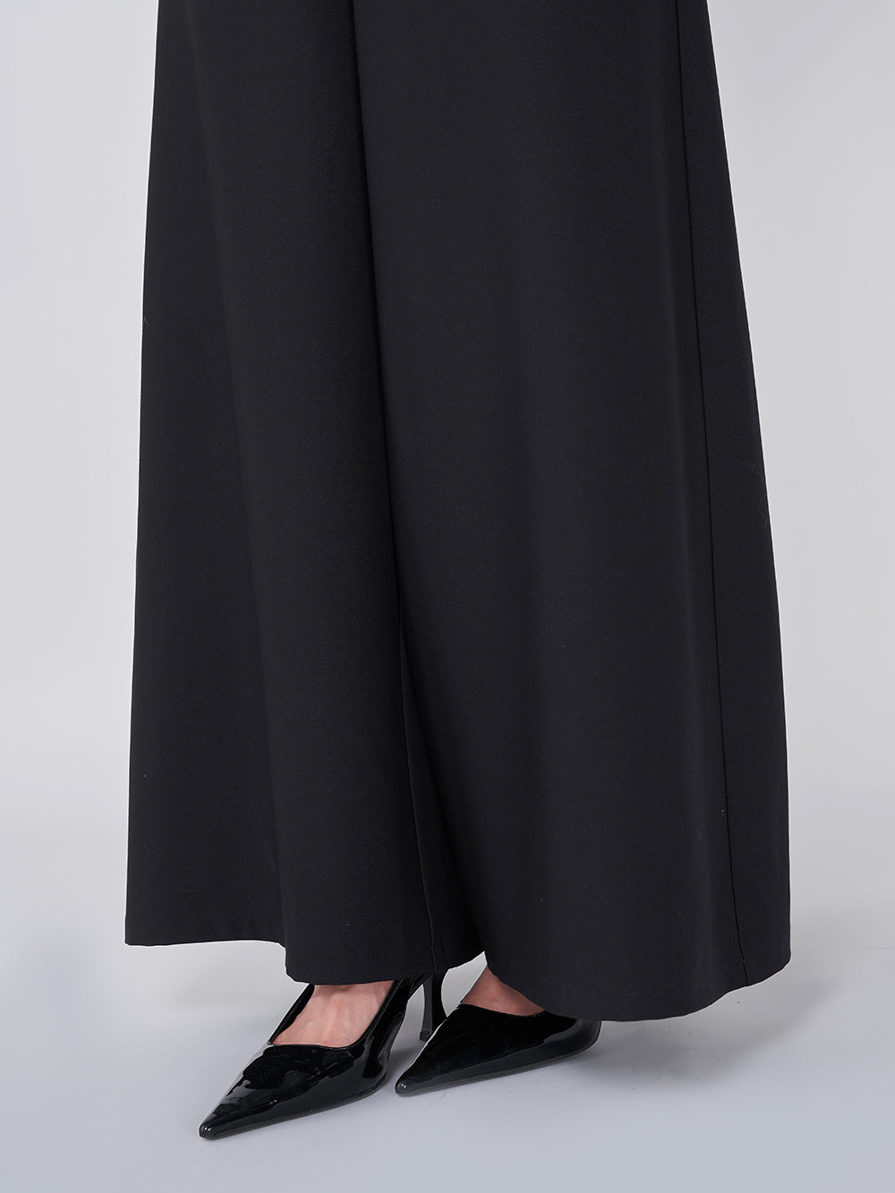 モデル:163cm(着用サイズ:FREE 着用カラー:BLK)