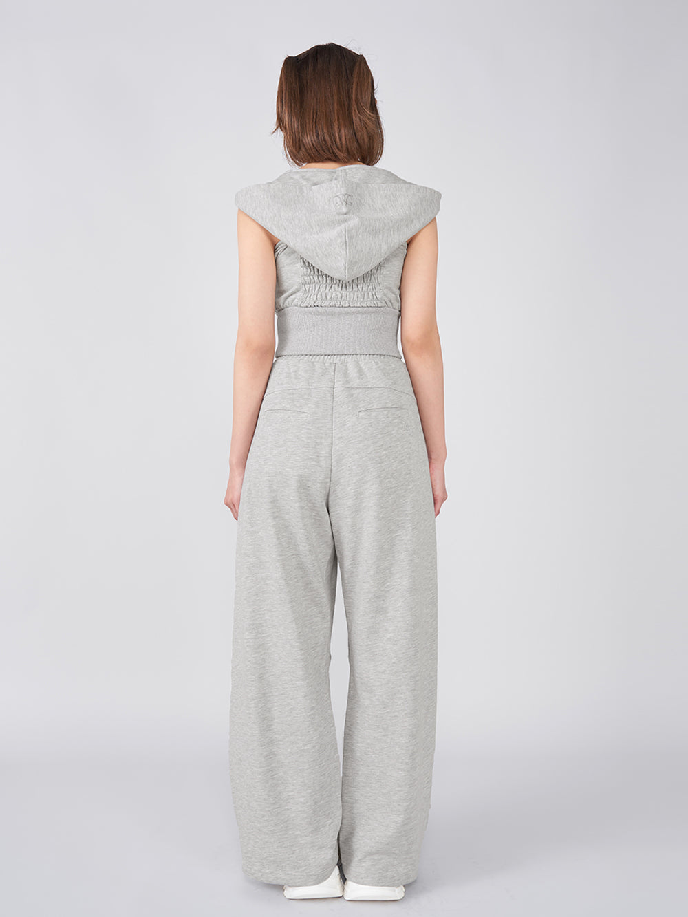 モデル:163cm(着用サイズ:FREE 着用カラー:GRY)